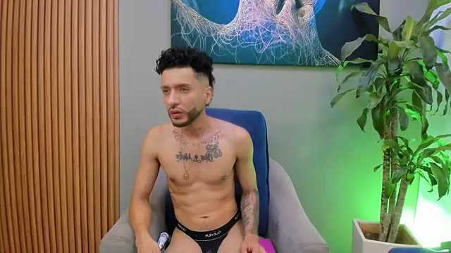 denis_winslow's Live XXX Chat