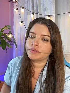 Lia_little18's Live XXX Chat