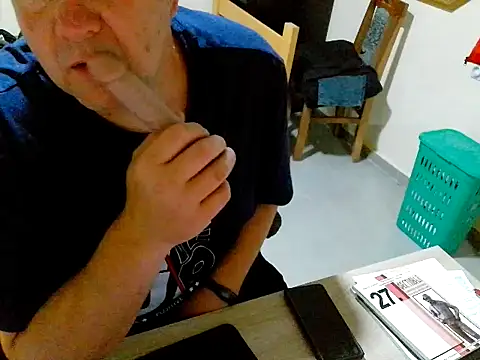 Show modela pozitiva000 na web-kameri