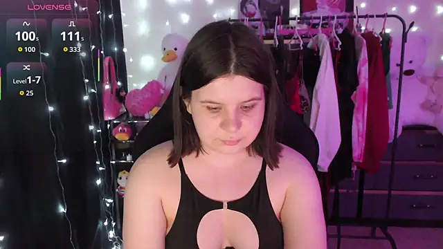 AmyVibess Adlı Modelin Canlı XXX Sohbeti