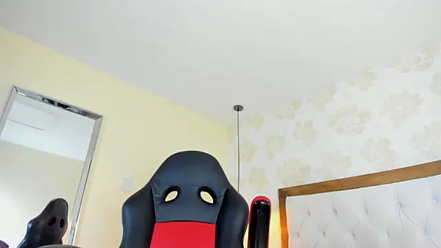 IRISCLARK1 Chat XXX live