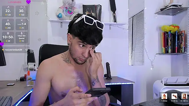 Show de StefanoBigCock na webcam