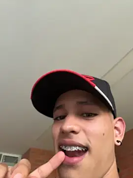 HarryGaze webcam show