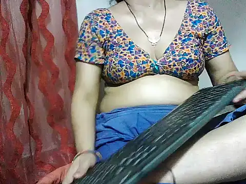 RukminiNew Adlı Modelin Canlı XXX Sohbeti