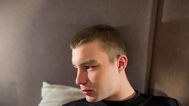 Even_Vrot Pertunjukan Webcam