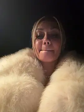 Chat +18 de AlmaBby ao vivo
