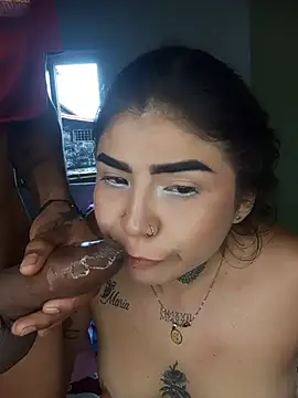 Chat +18 de PequenaNena ao vivo