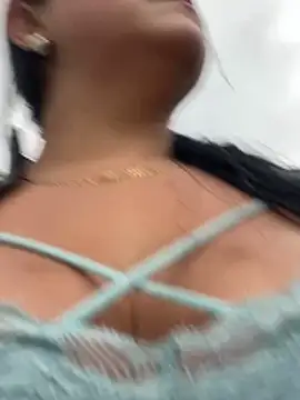 Chat +18 de ChErrY_Ros3 ao vivo