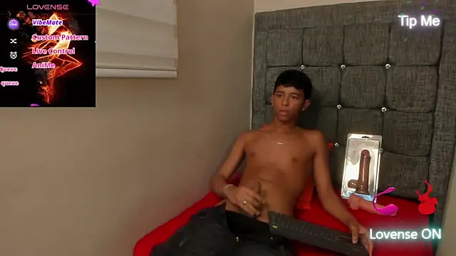 Little_Twink19x's Live XXX Chat