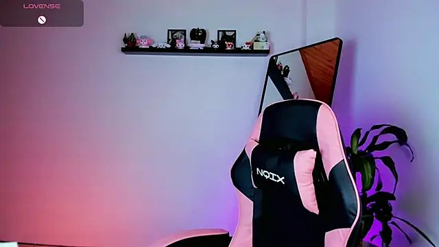 kali_ka_ élő XXX-chatje