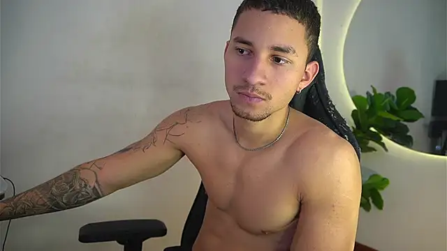 Thin_tommy01 Show in webcam