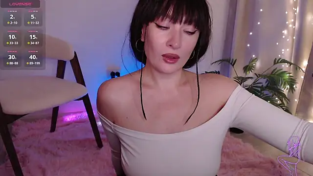 Zeeeme Adlı Modelin Canlı XXX Sohbeti