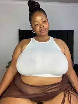 LunaCovenn's Live XXX Chat