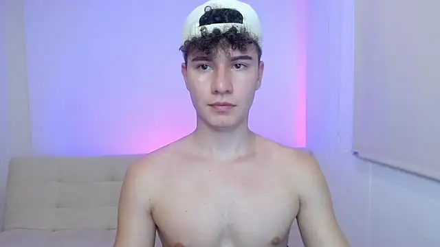 Živý XXX chat adrian_morelly