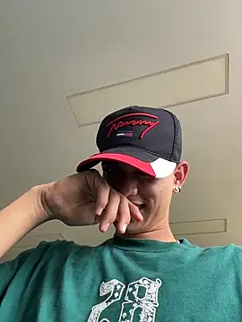 HarryGaze's Live XXX Chat