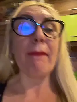 OliviaDancequeen's Webcam Show