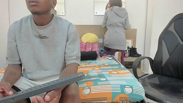 Ebony_N_Blonde 在線直播表演