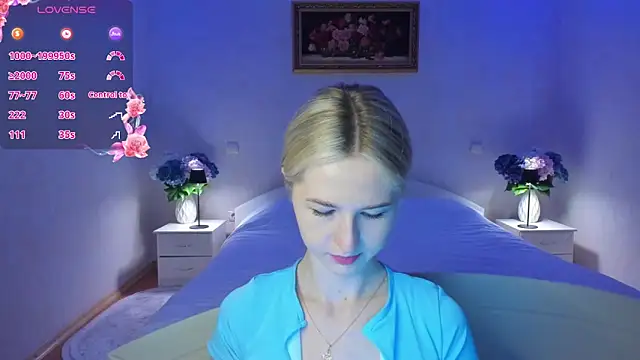 Julie_Blaze's Webcam Show