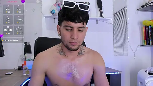 XXX chat uživo modela StefanoBigCock