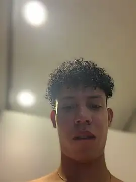 yoursexyjose Chat XXX live