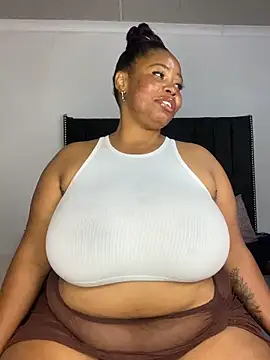 LunaCovenn Chat XXX live