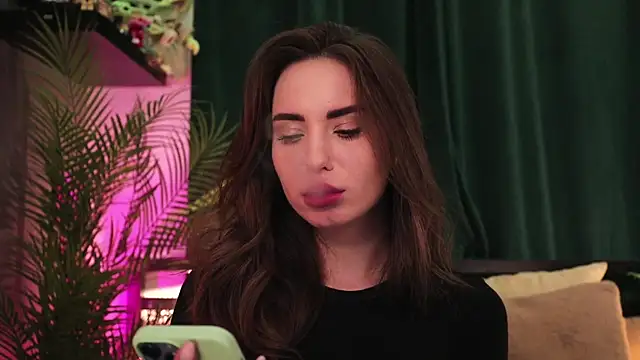 -BabyYoda Live XXX-chat