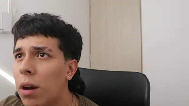 Онлайн чат XXX Tony_Hoffa
