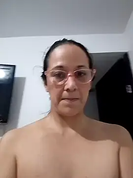 Chat +18 de nicolle_milf1978 ao vivo