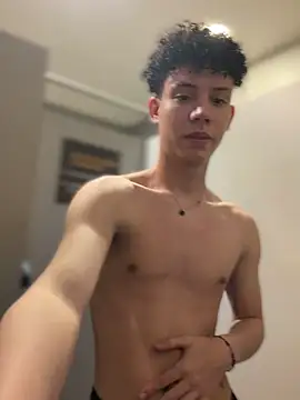 yoursexyjose Live XXX Chat