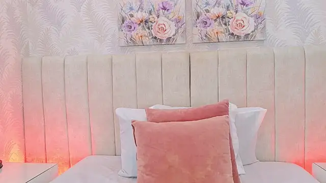 دردشة SaraLugo الجنسية المباشرة