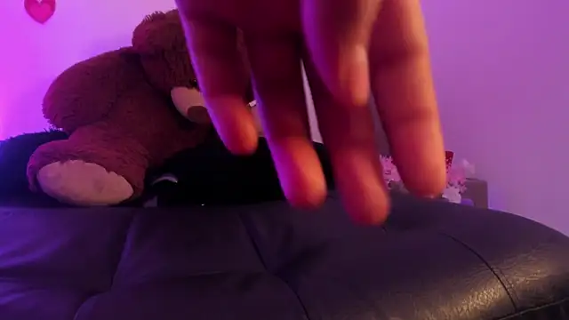 NaomiVelour's Live XXX Chat
