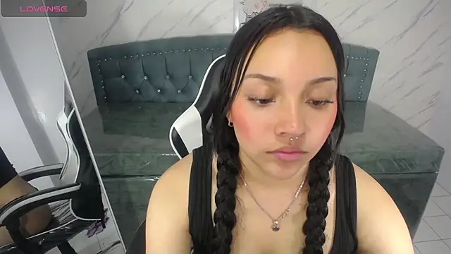 Онлайн чат XXX lia_harper_t