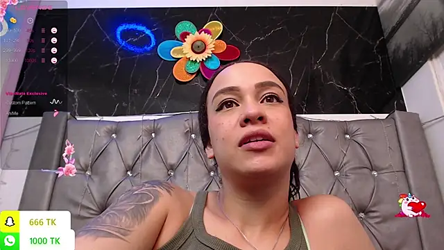 LAILAGUMMY Chat XXX in diretta