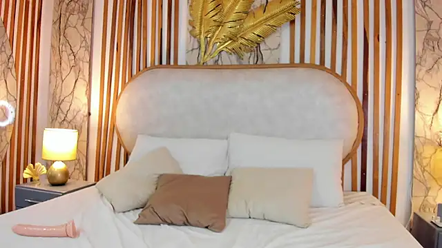 RayaGrant's Live XXX Chat