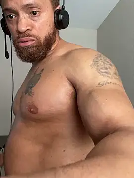 Fathero1time Show in webcam