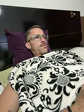Онлайн чат XXX MeladoDiMel