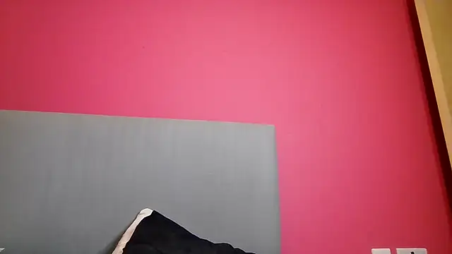 Slutty_Kiki_Bella: онлайн-секс-чат