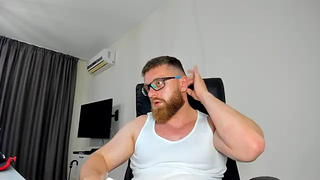 Findom_guy live XXX chat