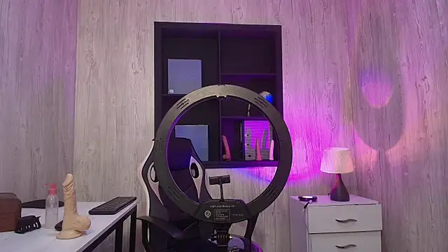 Chat +18 de TamaraaHoney ao vivo