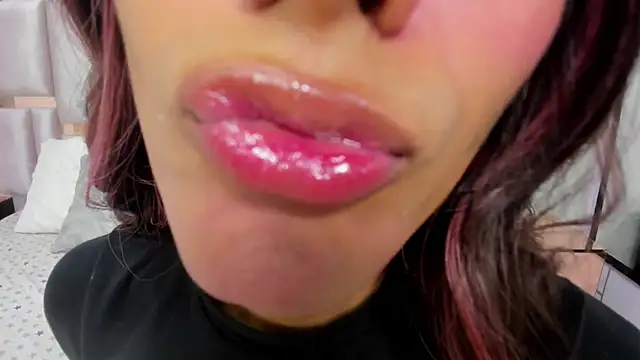 MiaBuny webcam show