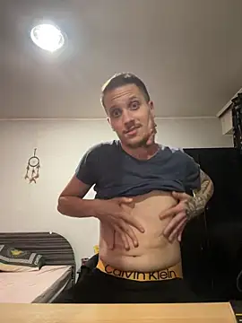 Show modela MarkCain69 na web-kameri
