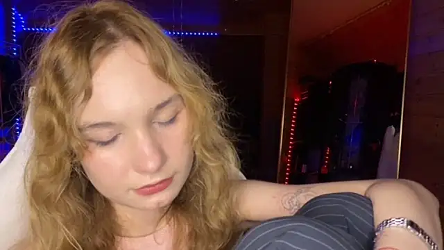 FrederickaHoppel's Live XXX Chat