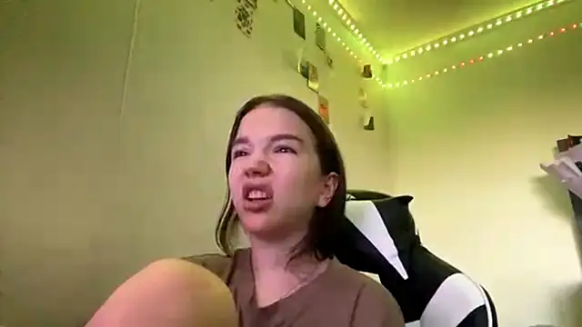 FewerCadre Adlı Modelin Canlı XXX Sohbeti