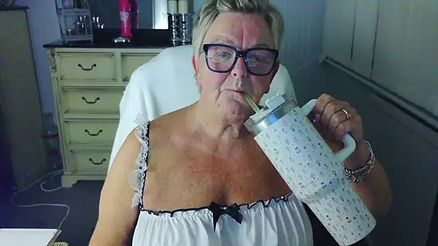 BridgetBlueEyes Live XXX-Chat