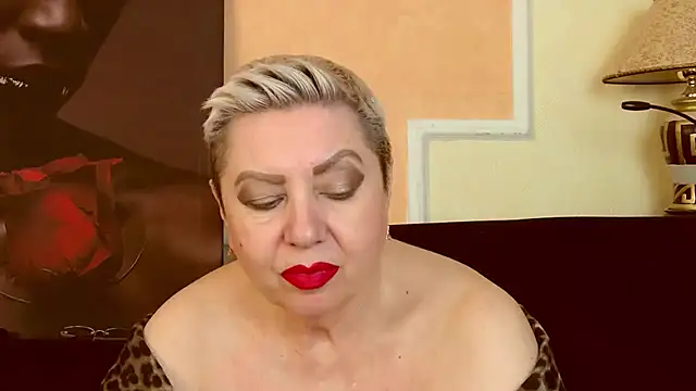 LadyPosh Adlı Modelin Canlı XXX Sohbeti