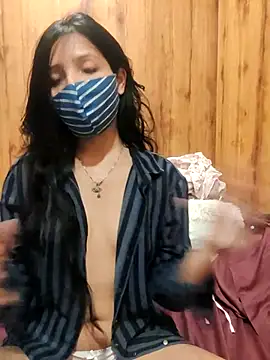 Koziekylie Adlı Modelin Canlı XXX Sohbeti