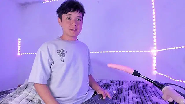 Kody_Royale élő XXX-chatje
