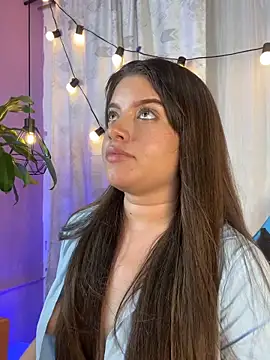 Lia_little18's Live XXX Chat
