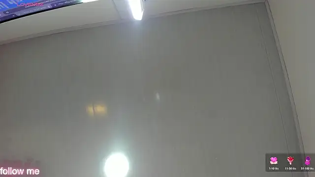 Viioletcollins Chat XXX in diretta