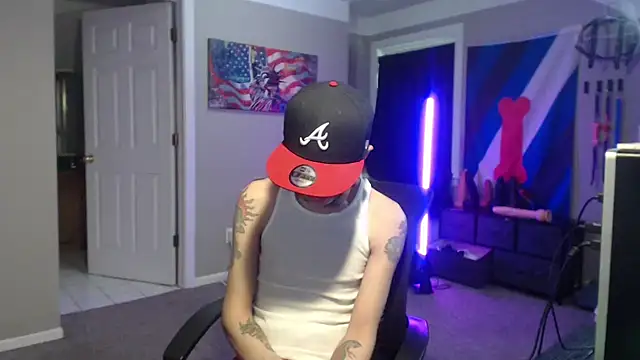 Michigan9000: вебкам-шоу